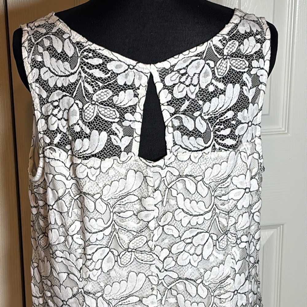 Signature by Robbie Bee Plus Floral Lace Dress - Picture 8 of 12
